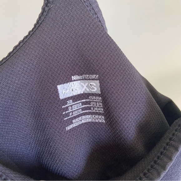 NIKE WORKOUT TANK, Size XS - Picture 7 of 7